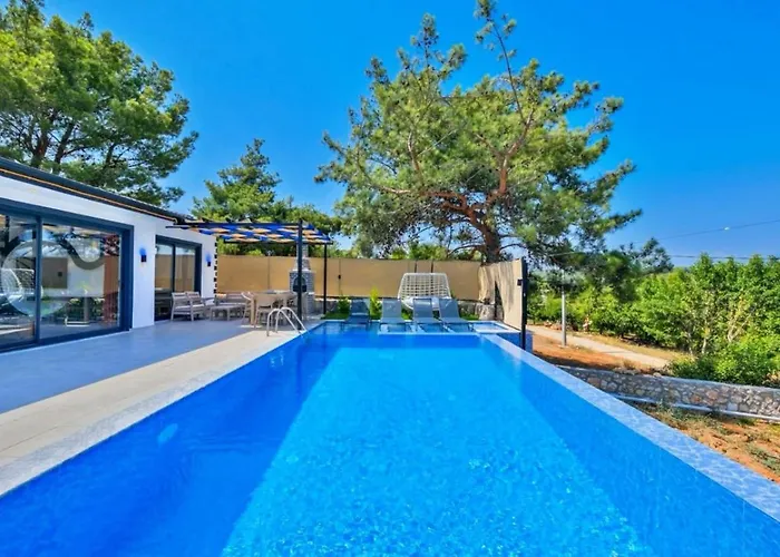 Seydikemer 2 Bedroom Secluded With Private Pool Hot Tub