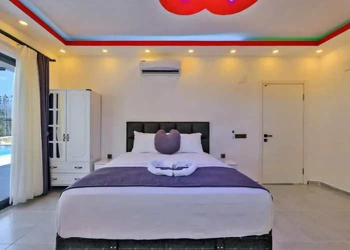 Seydikemer 2 Bedroom Secluded With Private Pool Hot Tub Фетхие