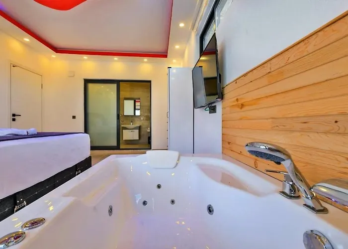 Seydikemer 2 Bedroom Secluded With Private Pool Hot Tub *