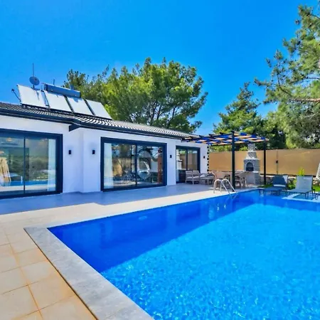 Seydikemer 2 Bedroom Secluded With Private Pool Hot Tub Villa *