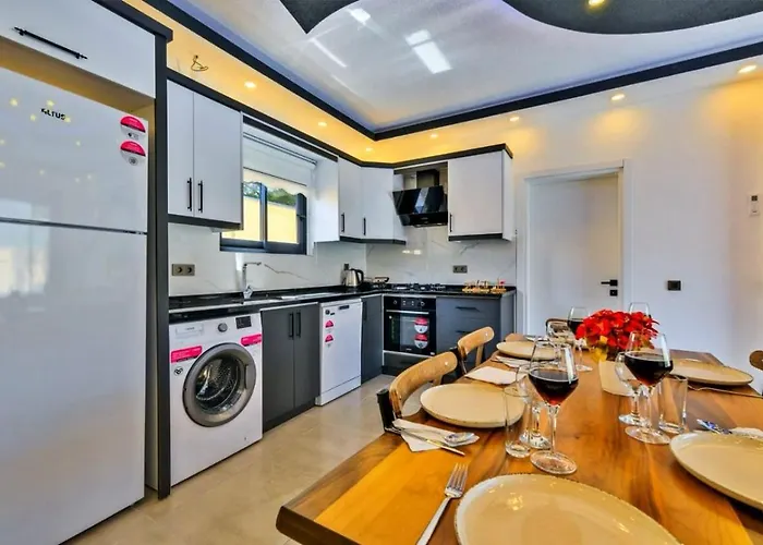 Seydikemer 2 Bedroom Secluded With Private Pool Hot Tub Villa *