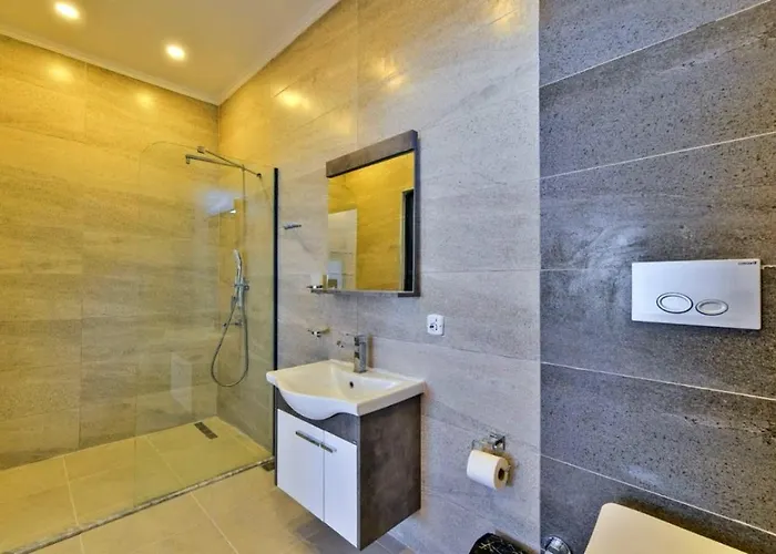 Seydikemer 2 Bedroom Secluded With Private Pool Hot Tub *